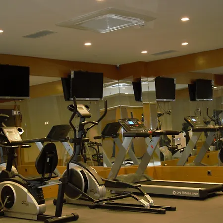 Ramada By Wyndham Nilufer Hotel 4*