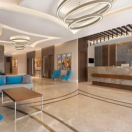 Ramada By Wyndham Nilufer Hotel 4*