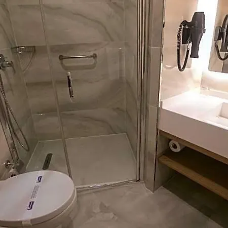 Hotel Ramada By Wyndham Nilufer 4*