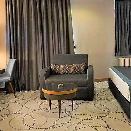 Ramada By Wyndham Nilufer Hotel