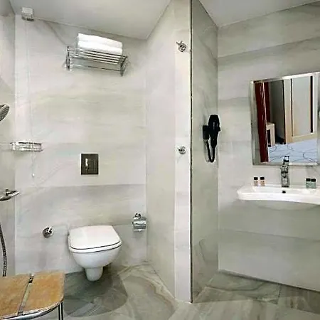 Hotel Ramada By Wyndham Nilufer 4*