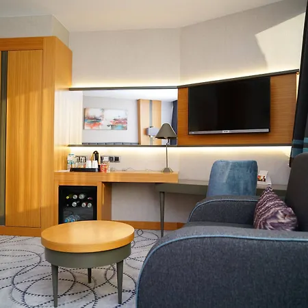 Ramada By Wyndham Nilufer Hotel 4*