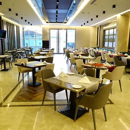 Ramada By Wyndham Nilufer Hotel 4*