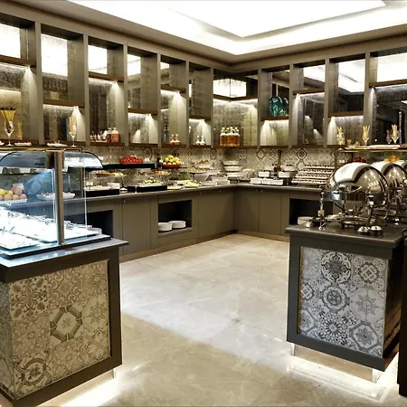 Ramada By Wyndham Nilufer Hotel 4*